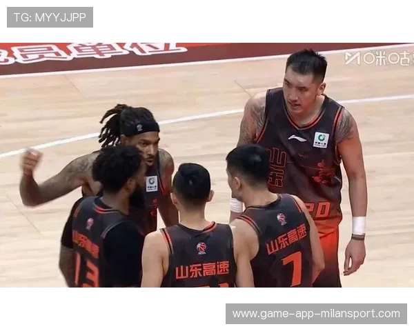 山东高速男篮三分球爆发，外线进攻火力全开